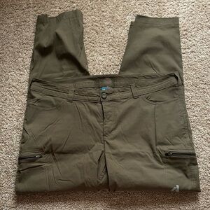 Women’s size 20 Eddie Bauer first ascent cargo pants
